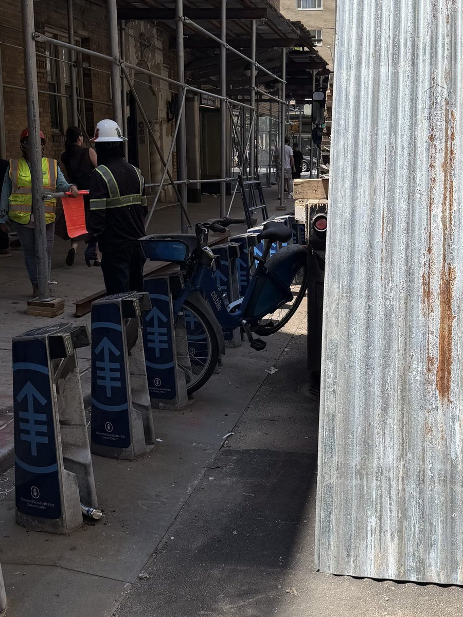 notchrisvolpe's tweet photo. Hey @CitiBikeNYC if you’re wondering why you have a bunch of bikes with bent frames at the southeast corner of 63rd and 3rd, as if they got hit with a truck, it’s cause they did get hit by a truck that parked literally on top of them https://t.co/GgB6RSuUDa