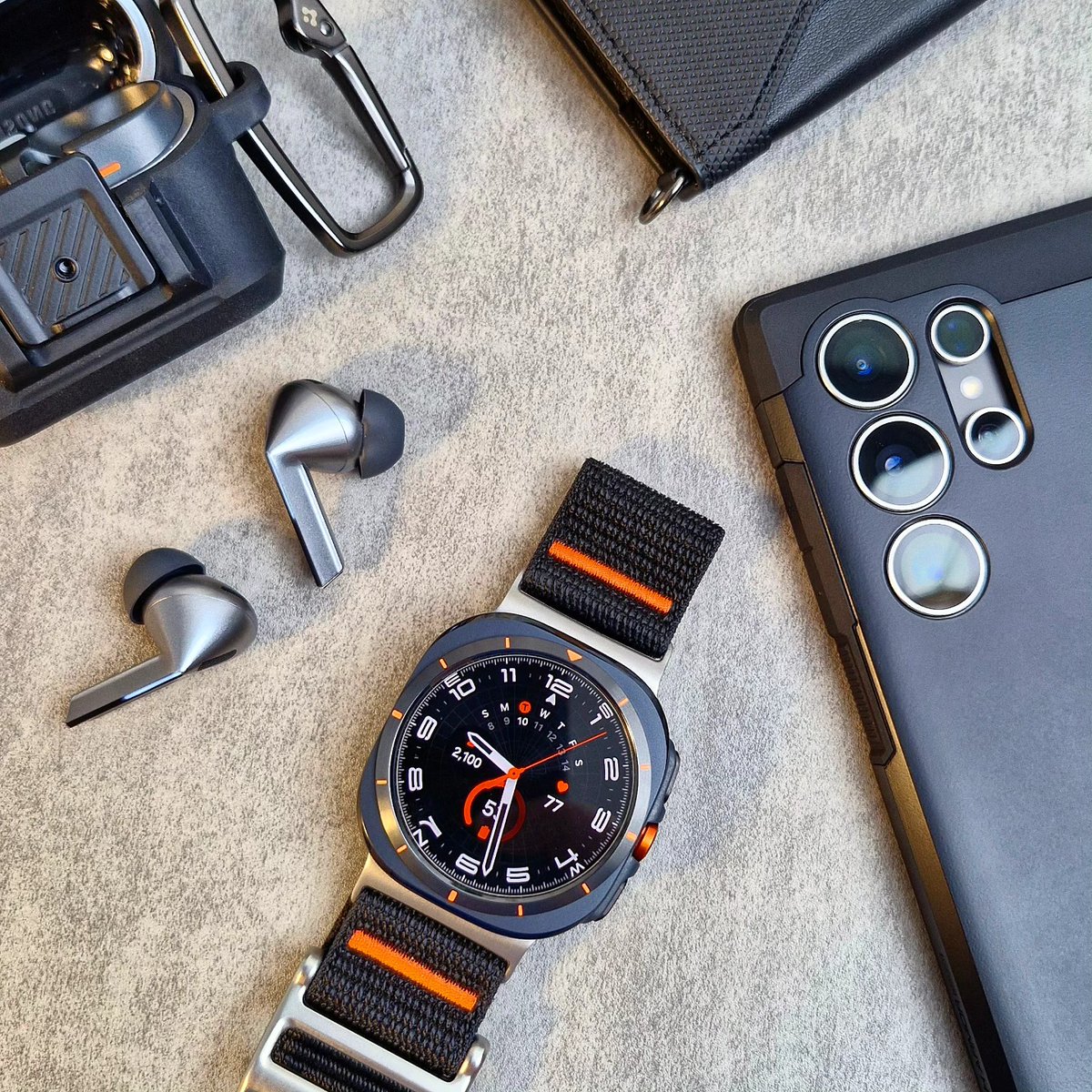 Spigen tweet media
