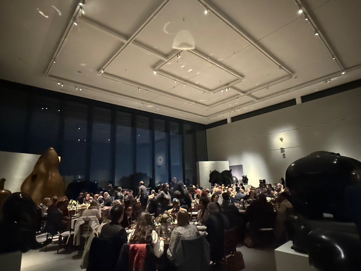 PublicLawConf's tweet photo. Prof Judge Dennis Davis delivering the after dinner speech at the conference gala dinner at @NorvalFdn Art Museum https://t.co/rMEdr3Xuoz