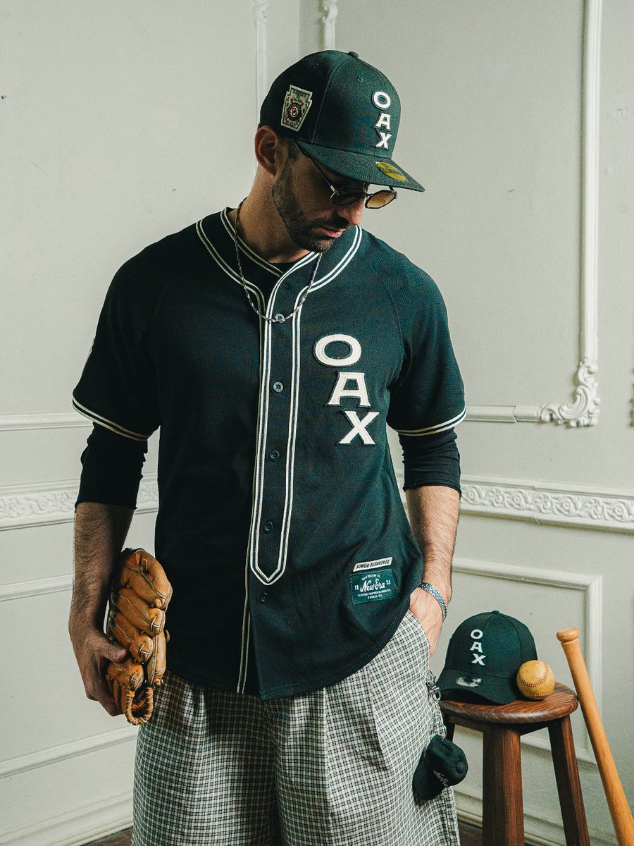 NewEraMx's tweet photo. 🧢 @LMBBanorte x @NewEraMx ⚾️

Esta colección revive la esencia del juego con una estética que mezcla historia, carácter y estilo dentro y fuera del campo.🔥 

Disponibles en: https://t.co/TJCo0rFf2B, New Era App y New Era Stores.

#NewEraMéxico https://t.co/NjKZsxW2ok