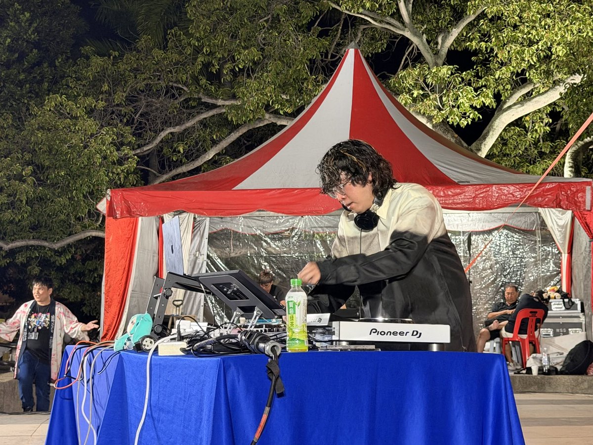 HHLEE3939's tweet photo. マレーシアペナンYosakoiイベント
イベント大成功！！！
カラスヤサボウ様と北海道大学ボカロ同好会の皆さんのおかけで大盛況でした～
またこんなやりたいです！

他の写真：
https://t.co/vK2RdlN3mg https://t.co/B5VwWdkgQt