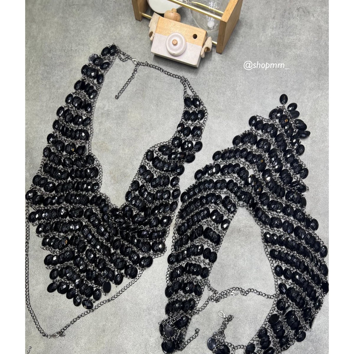 shopmrn_'s tweet photo. Jeweled Chain Strap Halter Top
Sizes: S, M, L
Colours: Display Colour
Price: 31,000NGN
Brand: UK https://t.co/BoDQgfhJEo
