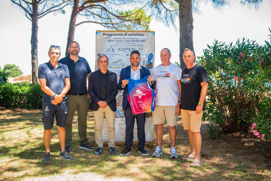 esportcat's tweet photo. El SG @abelgama77 assisteix a la presentació del Campionat del Món IQ Foil 2026, una de les grans cites internacionals de la vela que se celebrarà a Catalunya ⛵

Un esdeveniment que reforça el lideratge en l’organització de competicions nàutiques d’alt nivell 🌊

#esportcat https://t.co/idISzZHaHs
