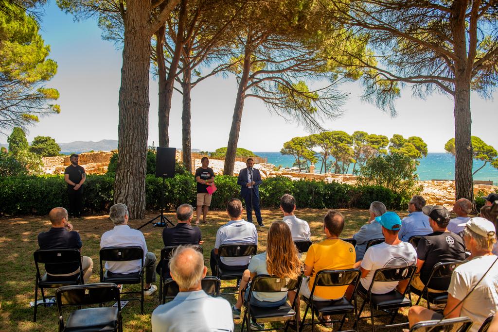 esportcat's tweet photo. El SG @abelgama77 assisteix a la presentació del Campionat del Món IQ Foil 2026, una de les grans cites internacionals de la vela que se celebrarà a Catalunya ⛵

Un esdeveniment que reforça el lideratge en l’organització de competicions nàutiques d’alt nivell 🌊

#esportcat https://t.co/idISzZHaHs