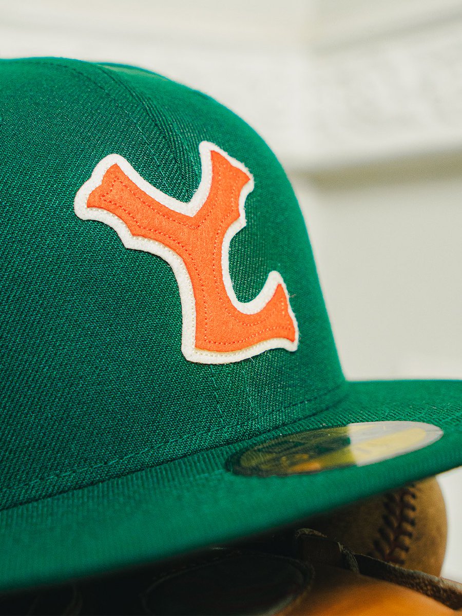 leonesdeyucatan's tweet photo. LMB Retro x @NewEraMx 🧢⚾️

El pasado vuelve a tomar forma en el diamante. Inspirada en distintas épocas de la @LMBBanorte, esta colección revive la esencia del juego con una estética que mezcla historia, carácter y estilo dentro y fuera del campo.

Porque lo retro no es nostalgia… es identidad que sigue vigente. Disponibles en https://t.co/9lycZxzn0S, New Era App y New Era Stores.

#ConectandoEmociones #NewEraMéxico