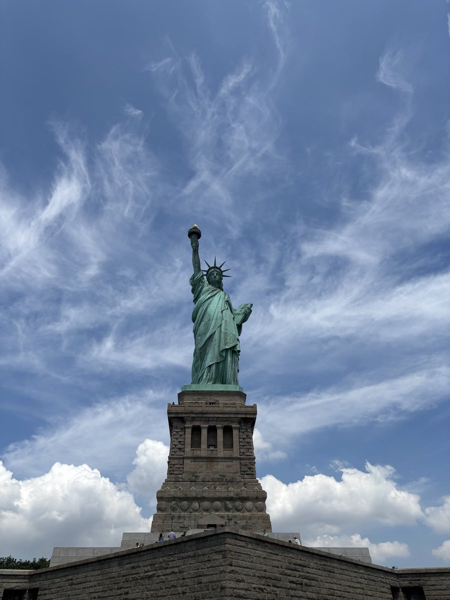 AlexMurphy_92's tweet photo. Enjoyed NYC more than I thought I would! 

Always special seeing your country at a major tournament too 🏴󠁧󠁢󠁥󠁮󠁧󠁿 https://t.co/lgg7HsUzaq