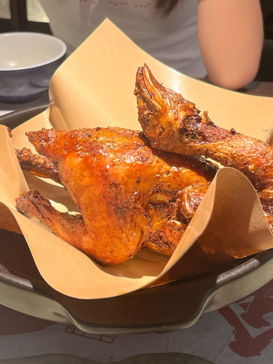 amaralito's tweet photo. Spice up your holidays with our limited-edition Christmas turkey platter — juicy, glazed, and full of festive cheer! Grab yours before it’s gone! https://t.co/oHbx0WhN7w