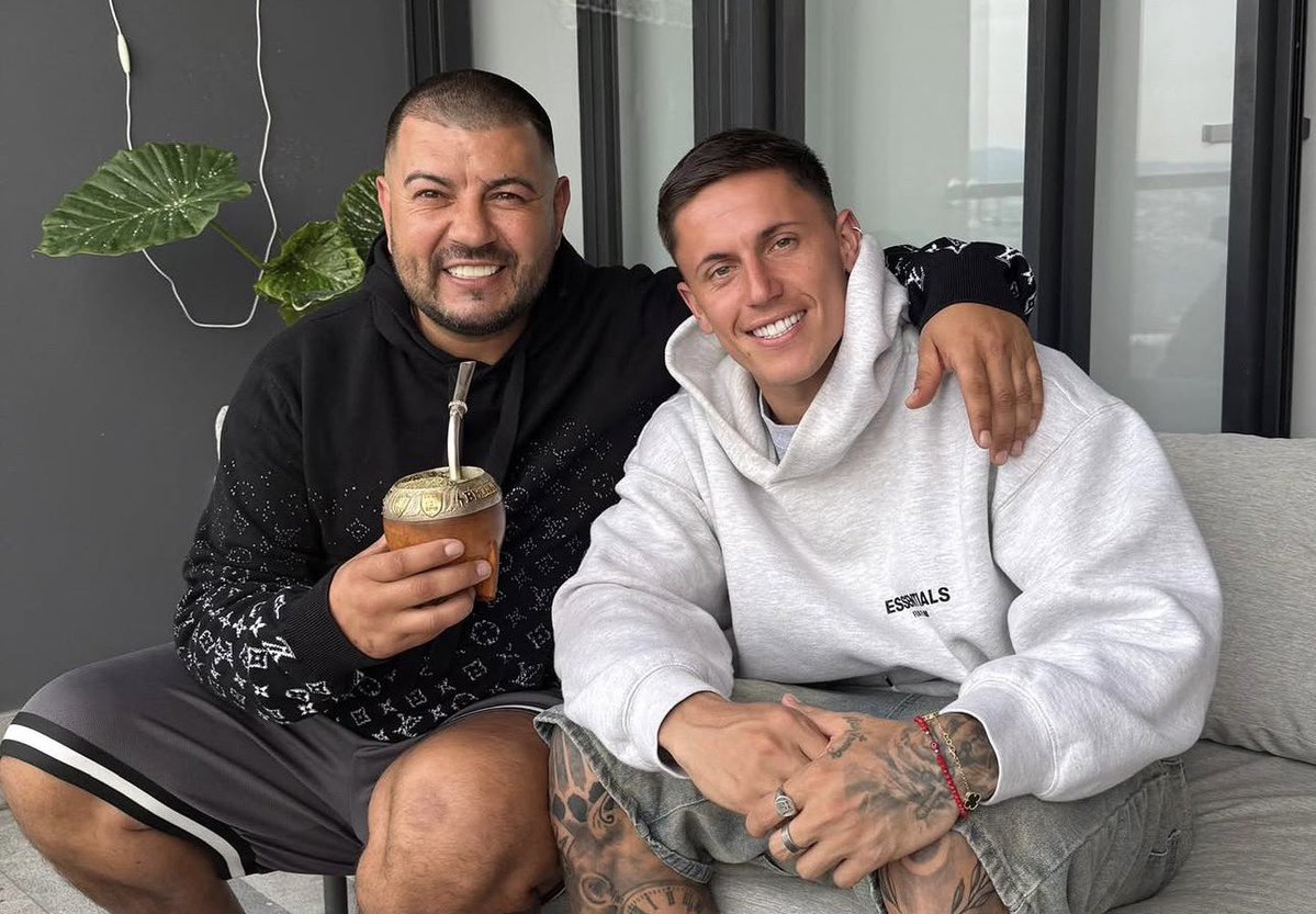 RodriVazquez95's tweet photo. 🗣️Edgardo Lasalvia en @Sport890:

🎙️ “Tengo el teléfono explotado por Brian Rodríguez, hay varios equipos que están interesados”

🎙️ “Estamos trabajando con equipos de Europa, España e Inglaterra. Sino, nos quedaremos en América donde renovamos hace seis meses y estamos bárbaro” https://t.co/1nXHAp3wfJ
