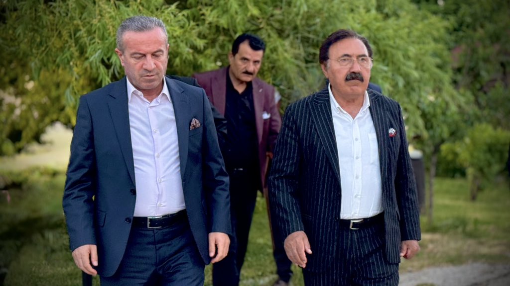 KayaZeydin's tweet photo. 📍 Yüksekova / Karlı (Befircan) Köyü

Yüksekova İlçe Başkanımız @BurhanYASAR30 İlçe Gençlik Kolları Başkanımız @srvtkrstakkurt ve teşkilat mensuplarımızla birlikte, önceki dönem Hakkâri Milletvekilimiz ve ilimizin kıymetli kanaat önderlerinden Sn. Esat Canan ve değerli ailesini ziyaret ettik.

Yüksekova’mız ve İlimize dair istişarelerde bulunduk.

Nazik misafirperverlikleri dolayısıyla Sayın Vekilimize ve kıymetli ailesine teşekkür ediyorum.

@RTErdogan
@Akparti
@abuyukgumus
@MustafaAlkayis
@byildiz63