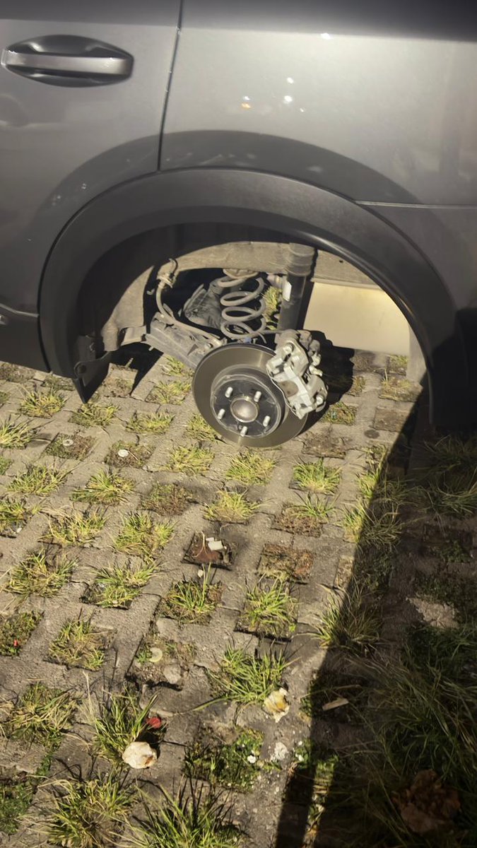 Hechizero_38's tweet photo. #PueblaInsegura Porque literalmente las autoridades municipales nos abandonaron. Esto ocurrió en la Col. Vicente Guerrero donde los delincuentes saben que hoy viven una época dorada gracias a la falta de interés de quienes juraban protegernos...¡ QUE POCA MADRE ! ❌ https://t.co/I5ubAZ7otw