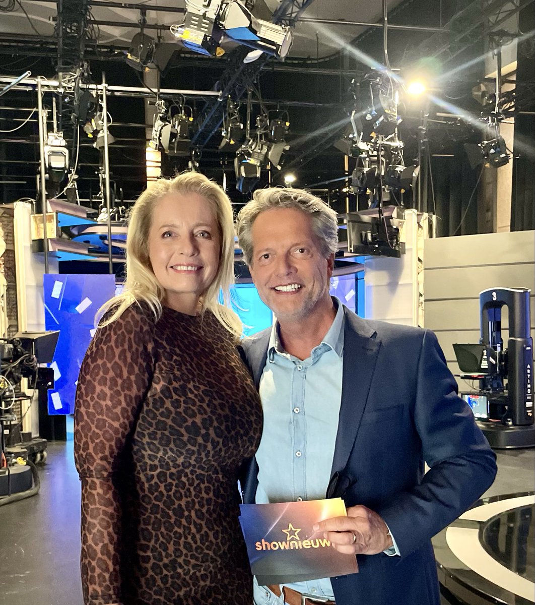 GdenAantrekker's tweet photo. Wisseling van de wacht in de studio met mijn dierbare @mariannezw #nieuwsvandedag #shownieuws https://t.co/cHDGiS0es6