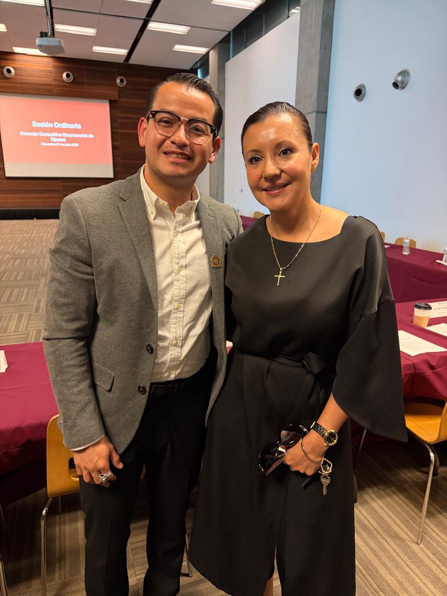 CanadeviBCN's tweet photo. Nuestra Presidenta C.P. Yolanda Arroyo Rivera participó en la Reunión del Consejo Consultivo Empresarial, encabezada por el alcalde Abdiel Gutiérrez Coronado, donde se revisaron avances del Plan de Desarrollo Urbano.

#Vivienda #DesarrolloUrbano #Planeación https://t.co/Htb6fZVbDV