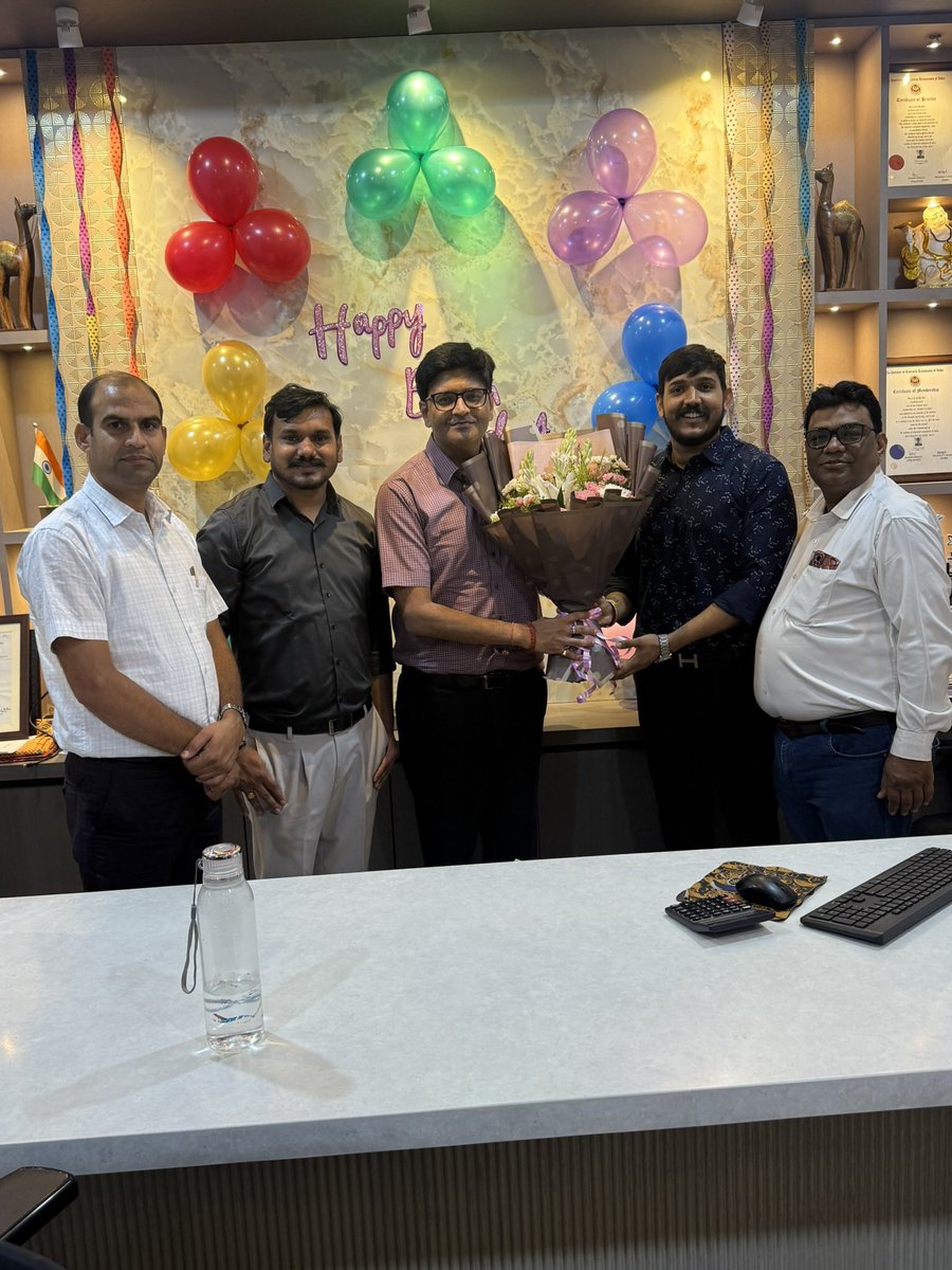 CAKamalKMishra's tweet photo. Celebrated the birthday of State President of CA Cell , CA Nitin Vyas Ji. 

Wishing you good health, happiness, and continued success. Your guidance, leadership, and constant encouragement inspire us all. Grateful for your support. Wishing you a very 

Happy Birthday 🎉🎂

#congress #CACell