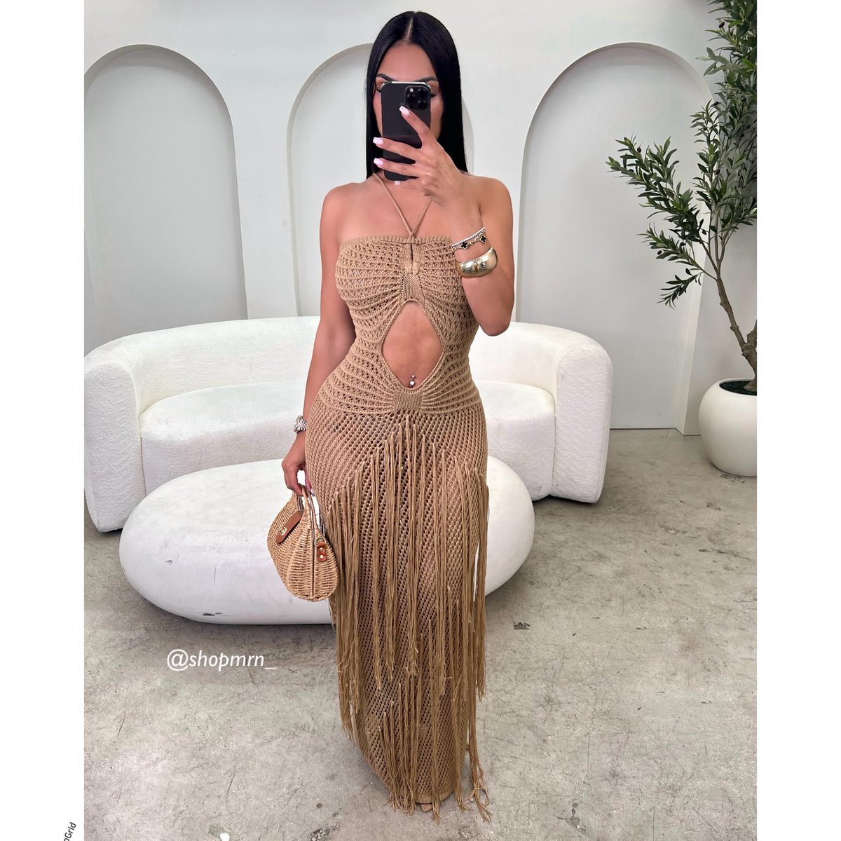 shopmrn_'s tweet photo. Knit Fringe Maxi Dress
Sizes: S, M, L
Colours: Display Colour
Price: 45,000NGN
Brand: UK https://t.co/uSEomq5uct