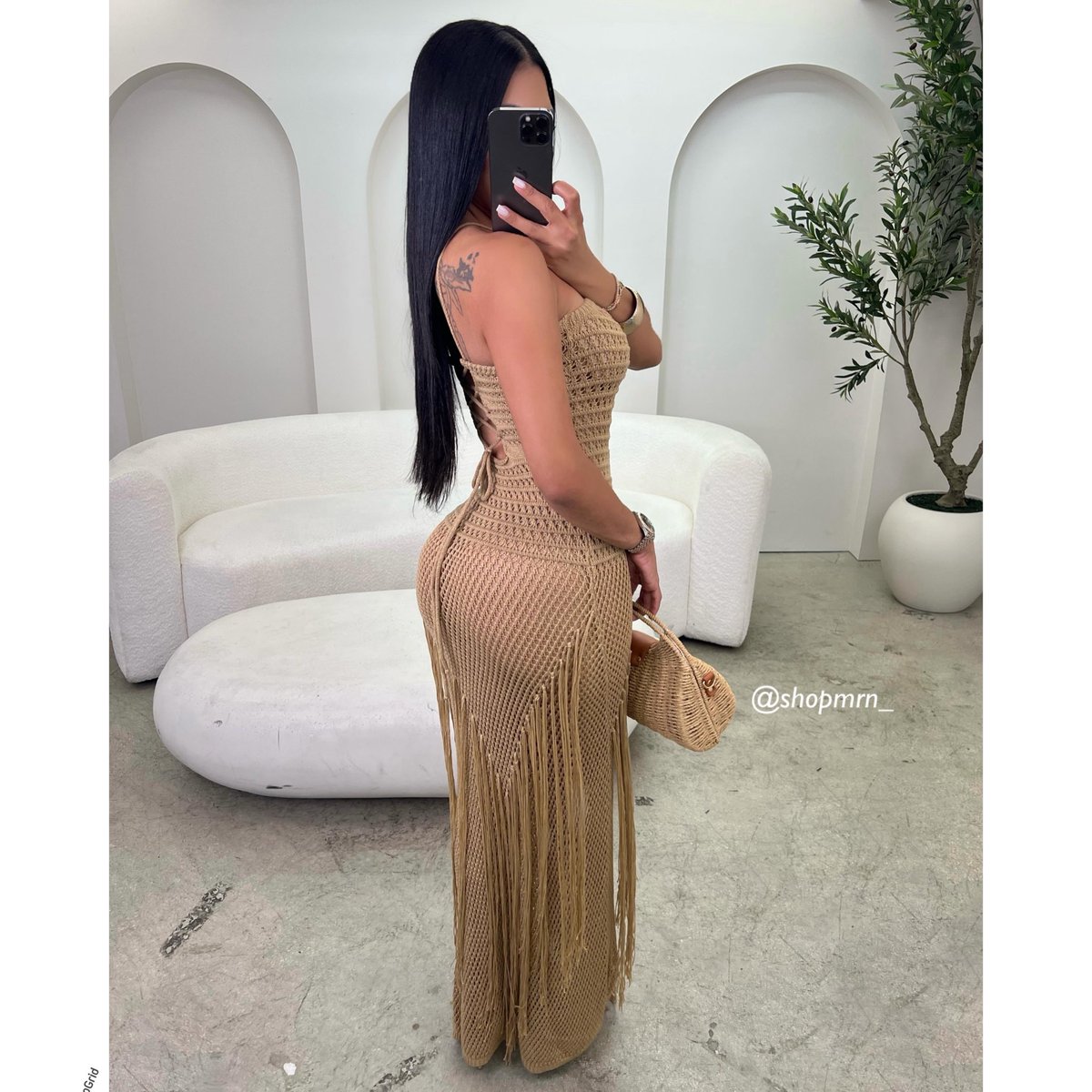 shopmrn_'s tweet photo. Knit Fringe Maxi Dress
Sizes: S, M, L
Colours: Display Colour
Price: 45,000NGN
Brand: UK https://t.co/uSEomq5uct