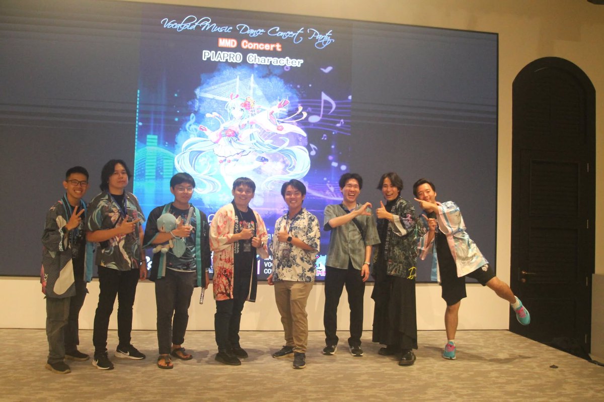 HHLEE3939's tweet photo. マレーシアペナンYosakoiイベント
イベント大成功！！！
カラスヤサボウ様と北海道大学ボカロ同好会の皆さんのおかけで大盛況でした～
またこんなやりたいです！

他の写真：
https://t.co/vK2RdlN3mg https://t.co/B5VwWdkgQt