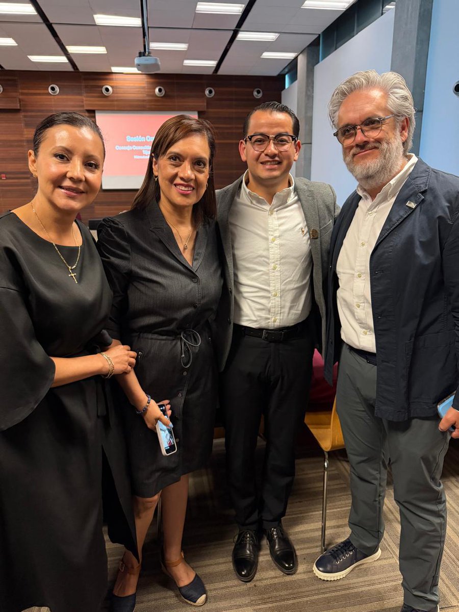 CanadeviBCN's tweet photo. Nuestra Presidenta C.P. Yolanda Arroyo Rivera participó en la Reunión del Consejo Consultivo Empresarial, encabezada por el alcalde Abdiel Gutiérrez Coronado, donde se revisaron avances del Plan de Desarrollo Urbano.

#Vivienda #DesarrolloUrbano #Planeación https://t.co/Htb6fZVbDV