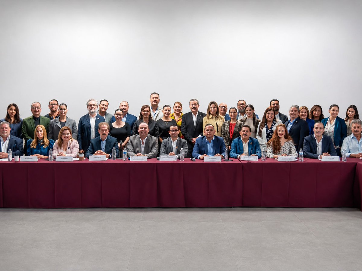 CanadeviBCN's tweet photo. Nuestra Presidenta C.P. Yolanda Arroyo Rivera participó en la Reunión del Consejo Consultivo Empresarial, encabezada por el alcalde Abdiel Gutiérrez Coronado, donde se revisaron avances del Plan de Desarrollo Urbano.

#Vivienda #DesarrolloUrbano #Planeación https://t.co/Htb6fZVbDV