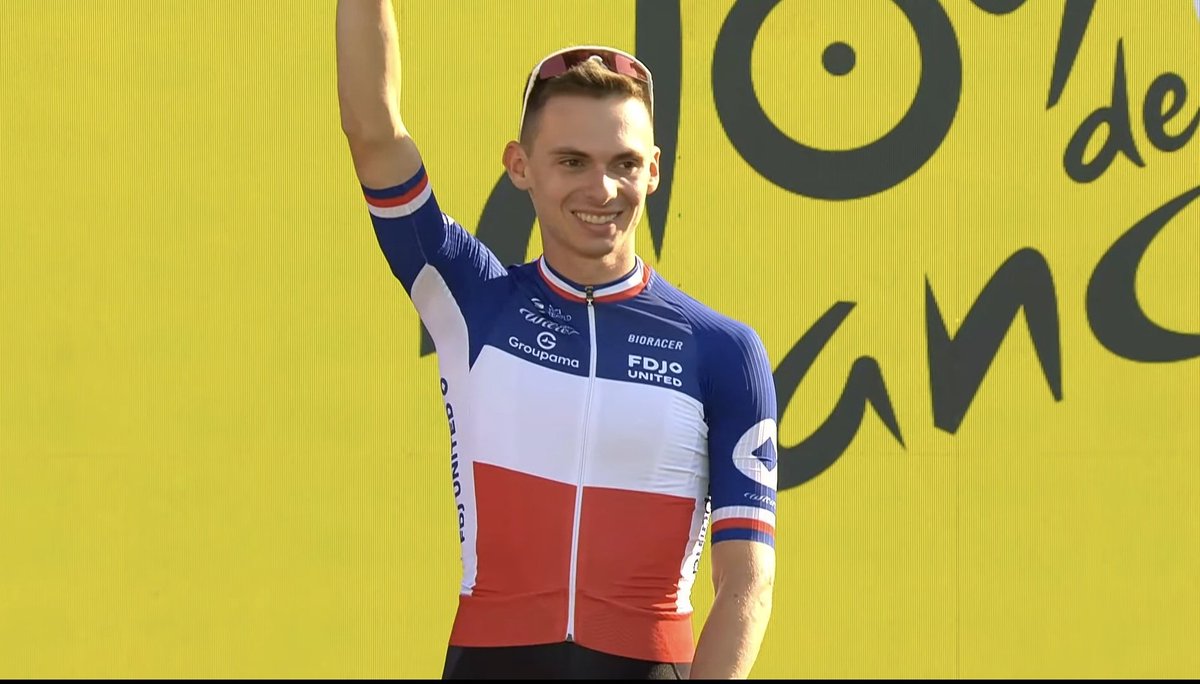 LeCyclismeFRA's tweet photo. 🔥 𝗥𝗢𝗠𝗔𝗜𝗡 𝗚𝗥𝗘𝗚𝗢𝗜𝗥𝗘 🇫🇷 𝗘𝗡 𝗕𝗟𝗘𝗨-𝗕𝗟𝗔𝗡𝗖-𝗥𝗢𝗨𝗚𝗘 𝗣𝗢𝗨𝗥 𝗟𝗔 𝗣𝗥𝗘́𝗦𝗘𝗡𝗧𝗔𝗧𝗜𝗢𝗡 💙🤍❤️✨️

😍 BEAUCOUP TROP DE FLOW POUR NOTRE CHAMPION DE FRANCE ⭐️

💪 Fais nous rêver https://t.co/Co6SfCcHM1
