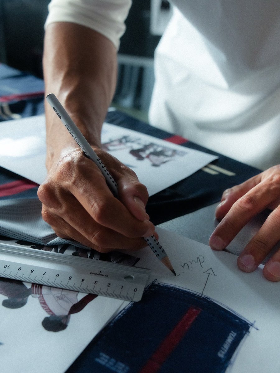 itsnotme_ari's tweet photo. the fiftyfive logo is so stunning

“team fifty5 brand born in madrid to race the world”

let fashion designer carlos sainz take over the world ✨♥️ https://t.co/EfY9rXDLBo