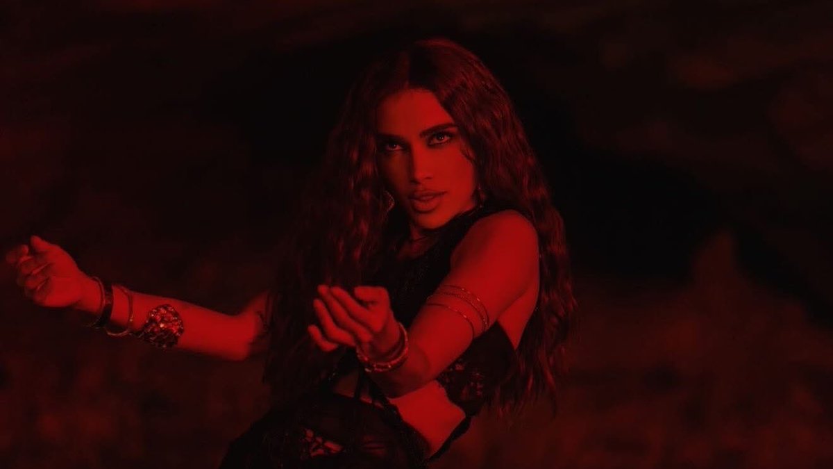 fonteanittabr's tweet photo. 🚨 Estamos oficialmente no mês das votações de indicados para o #LatinGRAMMYs 2026.

— “EQUILIBRIVM” foi submetido e está na campanha para o reconhecimento da academia. https://t.co/Jiv47svWXO