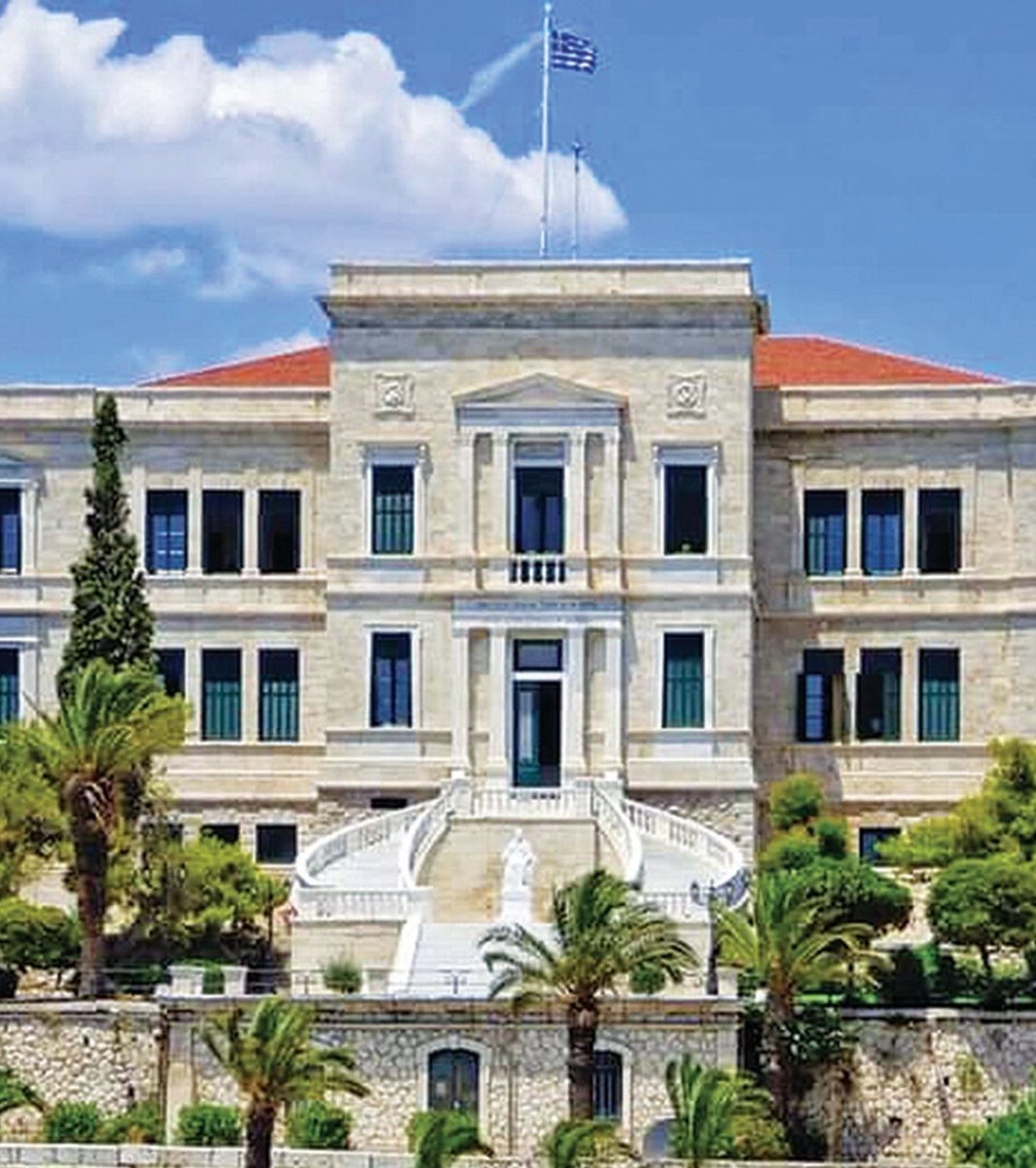 v_Xatz's tweet photo. Θα μας λείψει το #grandhotel μας!!!! https://t.co/ClUsYj2hG1