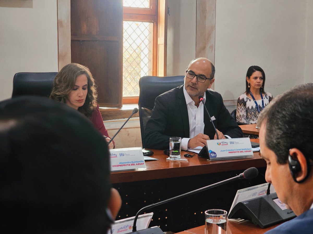 jotalloretv's tweet photo. ¡#Azuay vuelve a la mira del mundo! 🌎

#Cuenca, tras muchos años, es nuevamente la sede del Buró Ejecutivo y la Asamblea Anual de @ORU_esp @ORUFOGAR, una red MUNDIAL de gobiernos locales. 👏

Esto es el resultado de esfuerzos grandísimos para consolidar al #Azuay en el plano de la cooperación internacional. 

Recibimos entonces a todos los representantes de los diferentes continentes. ¡Bienvenidos a la provincia! 💪 @AzuayPrefectura