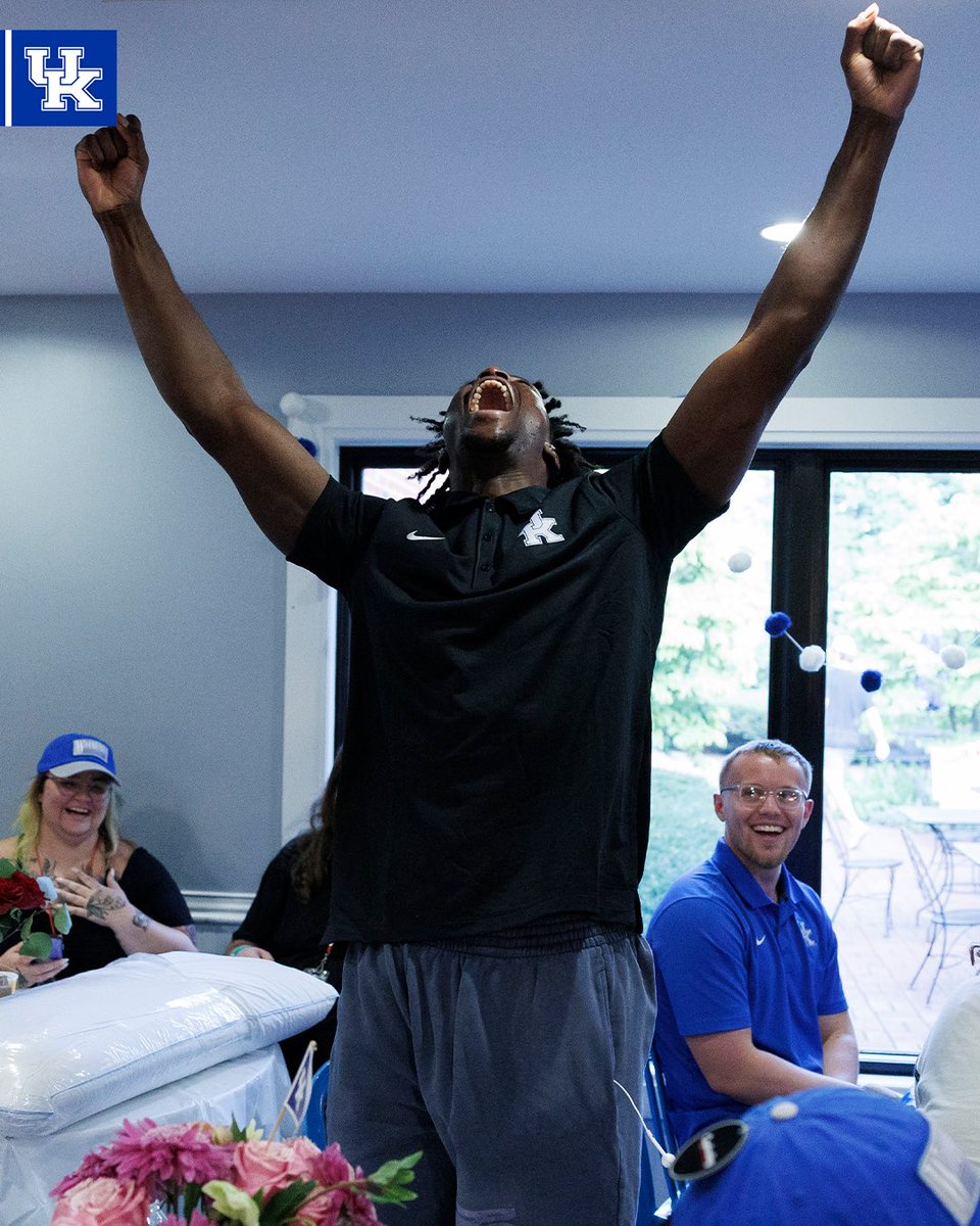 KentuckyMBB's tweet photo. We love getting to spend time with @rmhlexington 😊 https://t.co/I1yVAIU4TR