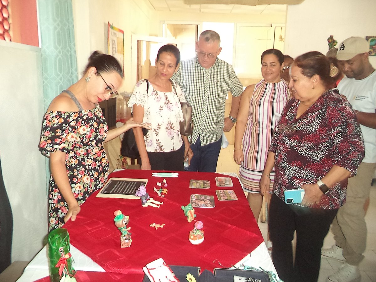 geiacuba's tweet photo. Las mujeres del @geiacuba  demuestran que la Revolución es también un acto de amor y de creación femenina.
Mujeres que inspiran. Mujeres que transforman. Mujeres que hacen Patria.
🇨🇺 ¡Vivan las mujeres de la Industria Alimentaria! ¡Viva la Revolución!
#MujeresEnRevolución https://t.co/EgQZQibsAP