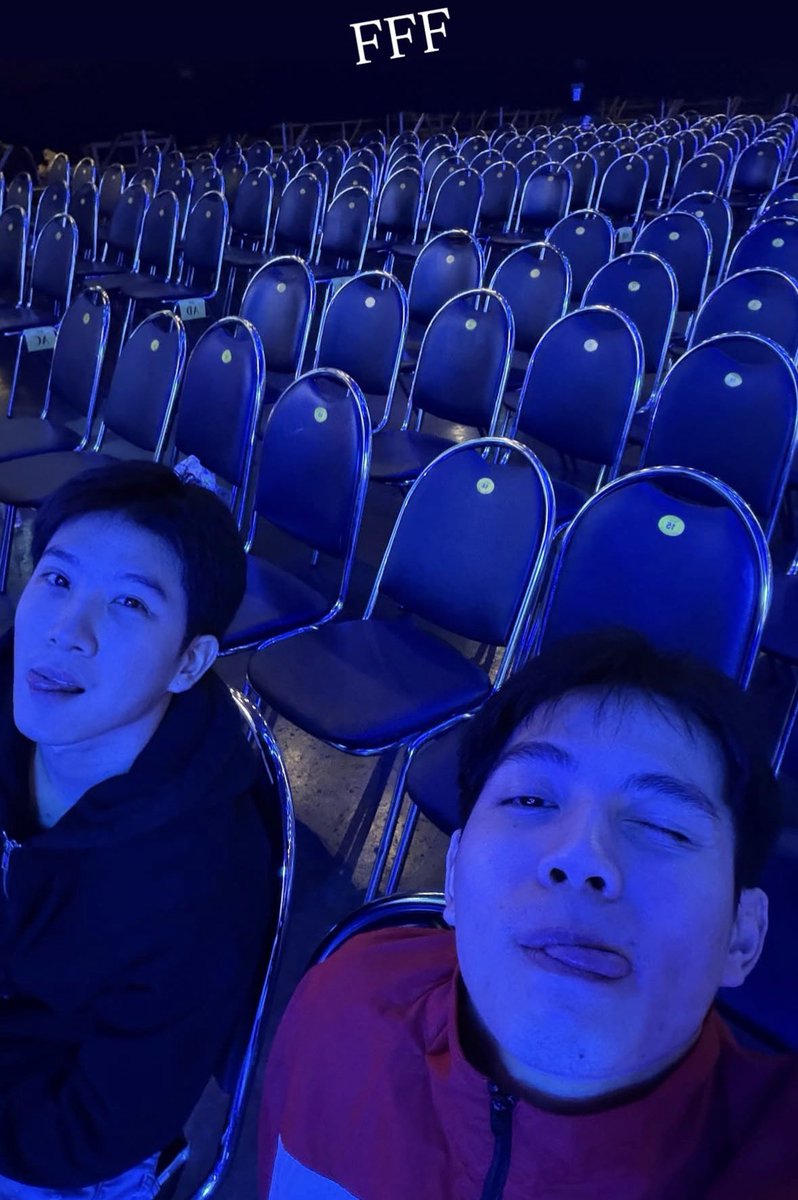 bvtterflyxv's tweet photo. BABIES😭🤍 they’re practicing for FFF🥹

#เฟิร์สข้าวตัง #FirstKhaotung https://t.co/KEjNr2BcdE