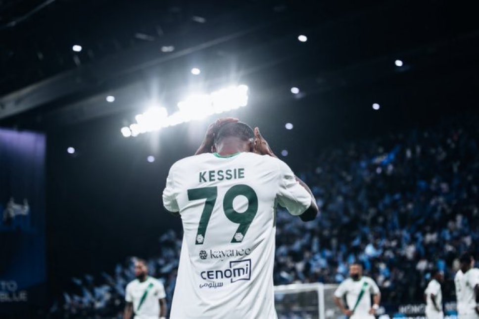 H_14AM11's tweet photo. وانت تفكر في مسيرة كيسيه مع الاهلي

والله يا فيه اشياء كثيرة تتوقف عندها وتنبهر، وتنبهر اكثر كيف كيسيه قدمها وحنا كنا ننظر لها كشيء اعتيادي وطبيعي .. ربما لانها كانت من كيسيه نفسه دونا عن غيره

ممتنين لتمثيل الرئيس لنادينا

كيسيه فصل جميل وخالد في رواية الاهلي https://t.co/YQQKnQUH5N