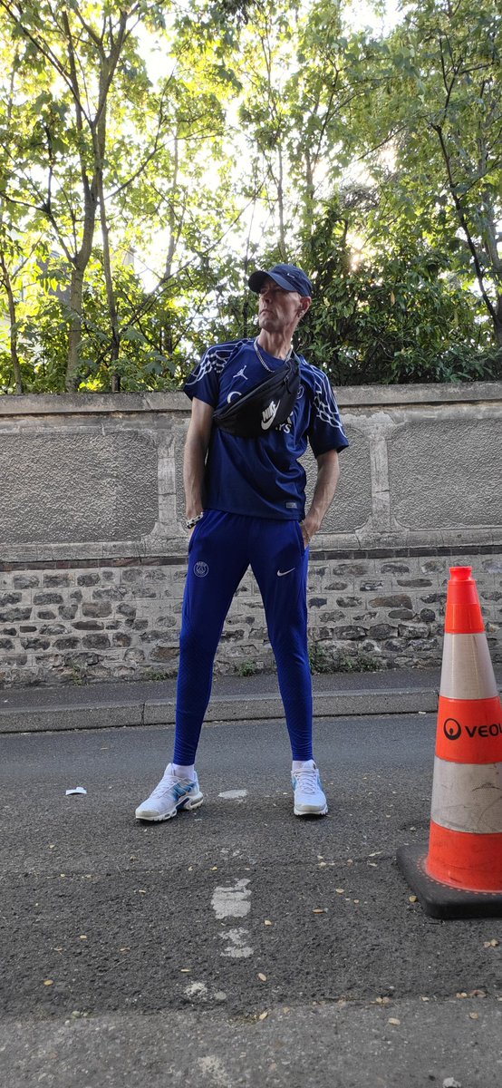 idfpaolo95's tweet photo. Direction Paname Bonne Soirée de la Qonass au lefreedj 👌🏻🌞🥂! #Paname #Verre  #sportswear #kifeur #jordan https://t.co/QpS1TjZPkC