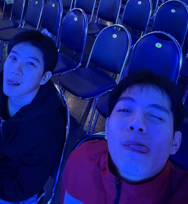 anddyyy01's tweet photo. They are practicing for fff concert 🥺

#FirstKhaotung https://t.co/h5Fn0cEtKl