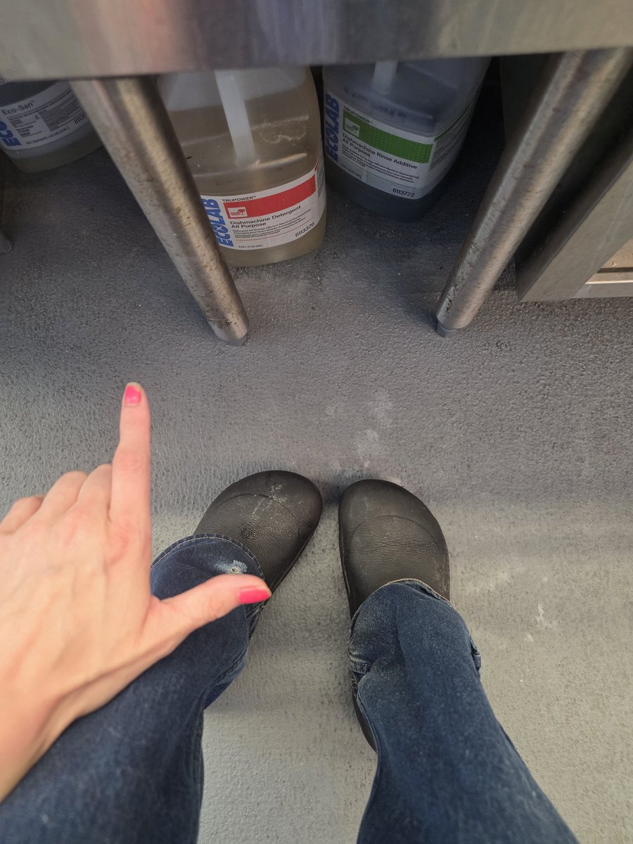Daddy_Scarlet22's tweet photo. Be a good boy and turn it into $100 

#findom #finsub #cashcow #humanatm #footsub #feetsub #feetfetish #feetworshi̇p https://t.co/6b3wFgX1bJ