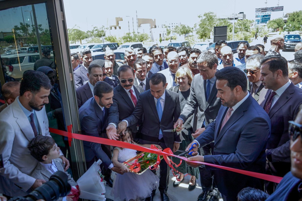 undpiniraq's tweet photo. خطوة جديدة نحو تعزيز الرعاية الصحية المتخصصة في #العراق.

افتتحت وزارة الصحة، بالشراكة مع برنامج الأمم المتحدة الإنمائي  وبدعم سخي من حكومة #ألمانيا عبر بنك التنمية الألماني، المركز التخصصي لجراحة الجملة العصبية والعامود الفقري في مستشفى #الفلوجة التعليمي.
(1/4) https://t.co/g9mt7b822c