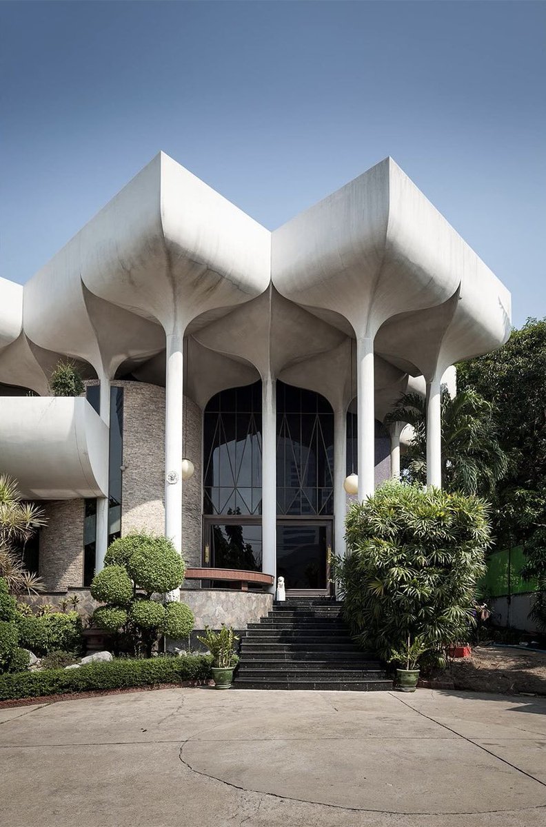 Dee_Floki's tweet photo. Brutalism in Thailand https://t.co/ntUHjgY5yd