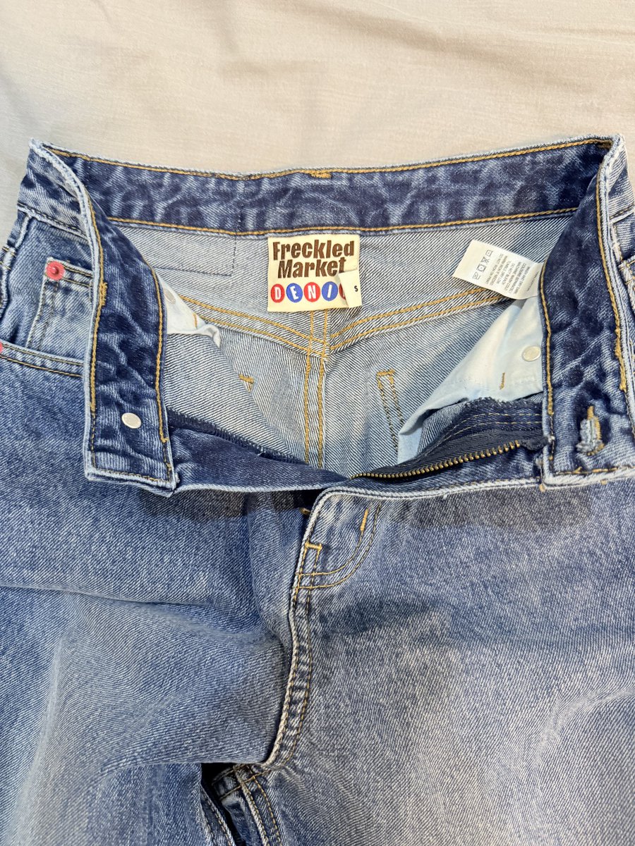 pppi_dd's tweet photo. ส่งต่อกางเกง the freckledmarket 
ไซส์s  ซักเก็บค่ะ⭐️ 
1000 รวมส่งค่ะ❗️ 
#ส่งต่อเสื้อผ้ามือ2 #โล๊ะตู้เสื้อผ้า #ส่งต่อsistersfabric #ส่งต่อthefreckledmarket #ส่งต่อstylist #ส่งต่อmon2sun #ส่งต่อfallenangels https://t.co/G83IyNU9tH
