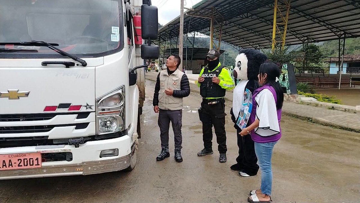 goberzamora's tweet photo. ✅ Conservación de la riqueza natural.
✅ Respeto a los límites de velocidad.

#GobiernoDelEcuador https://t.co/gStVTU7yl0