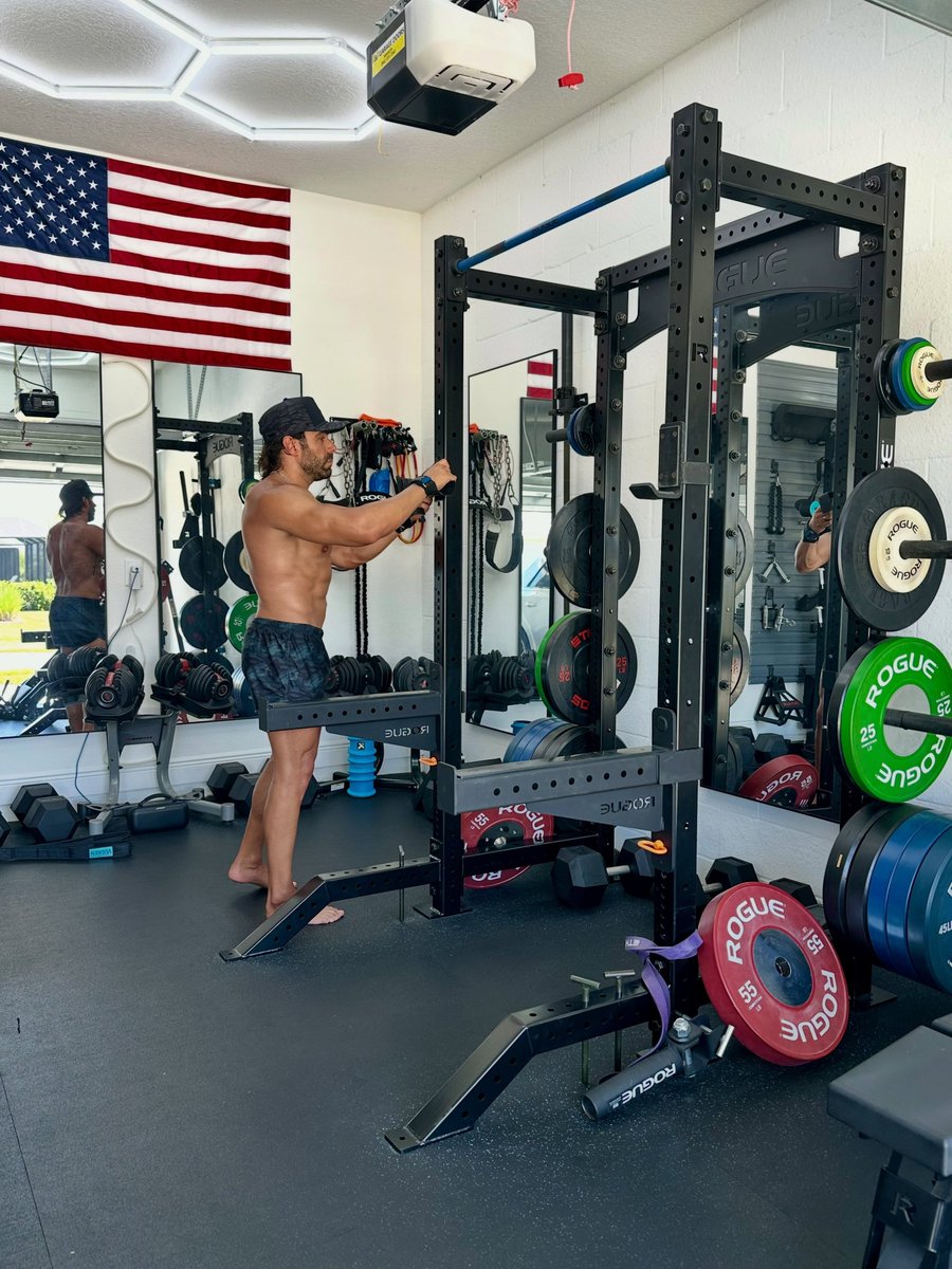 RogueFitness's tweet photo. Happy 4th of the July from the Rogue Crew 🇺🇸

Celebrating 250 years of red, white and blue!

#ryourogue #july4th #madeinusa https://t.co/WAd9QrExhh