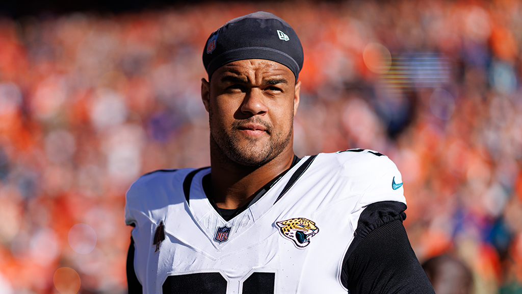 AroundTheNFL's tweet photo. Jaguars DL Arik Armstead says it was "impossible to ignore the chatter" regarding his future this offseason

https://t.co/Fo5kGkAAaM https://t.co/QQqkn8kgQ9