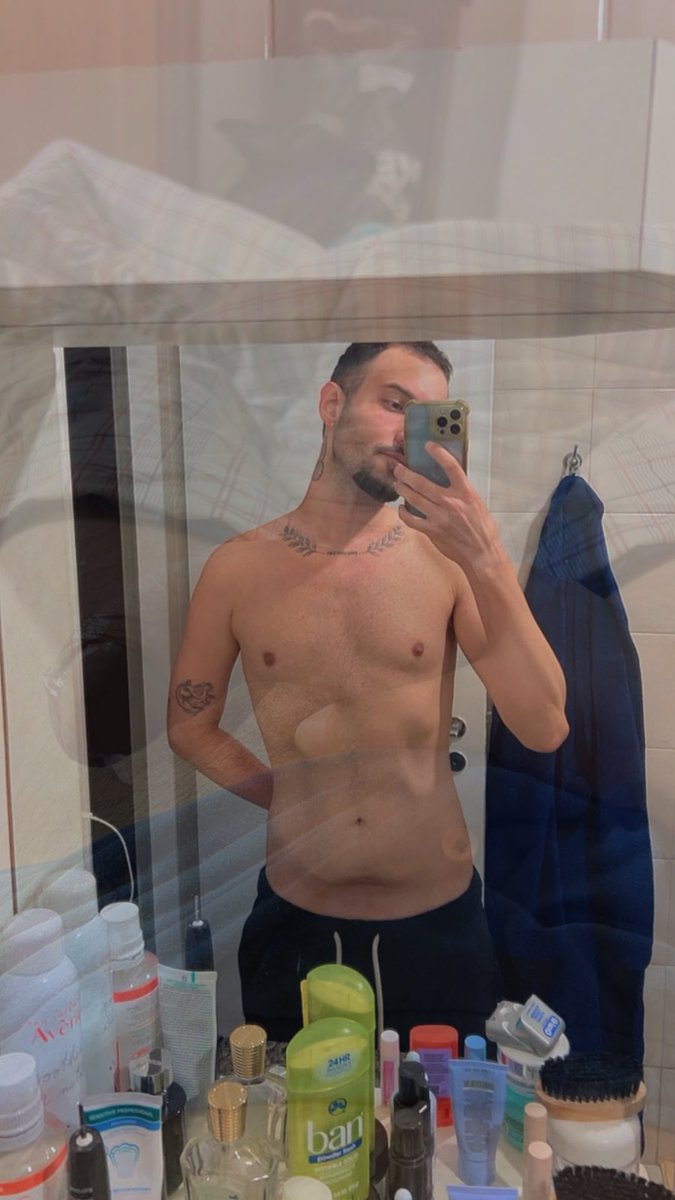 boladesimo's tweet photo. é assim a nova trend então ? https://t.co/QmCmXAS7lt