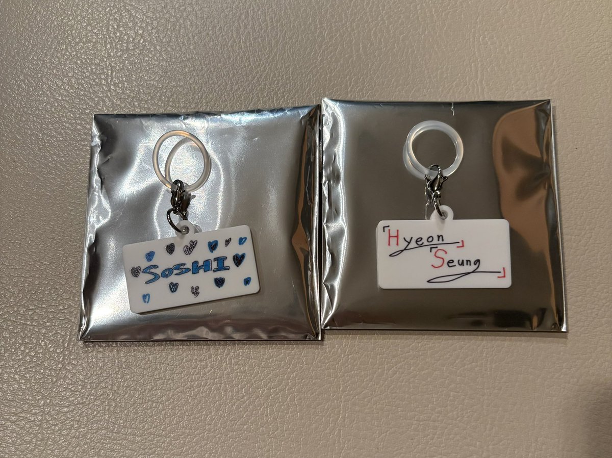 andyj2_'s tweet photo. 日プ 新世界 タワレコ グッズ 手書きアクリルチャーム トレカ 交換 くじ

譲 手書きアクリルチャーム ヒョンスン 西田 
　  I賞 横山 又は買取

求 アクリルチャーム ↔ 同種 ジェヨン
　 横山 ↔ 同種 岡田

郵送希望

お気軽にお声掛けください https://t.co/7PtonKeCVa