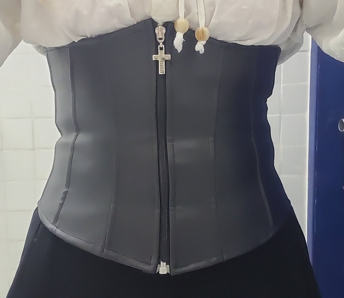 cherrypinkcals's tweet photo. fiquei de corpete ontem e senti uma diferença boa na minha barriga hoje 

(desculpa pela imensidão na foto) https://t.co/5oE4hKMAFC