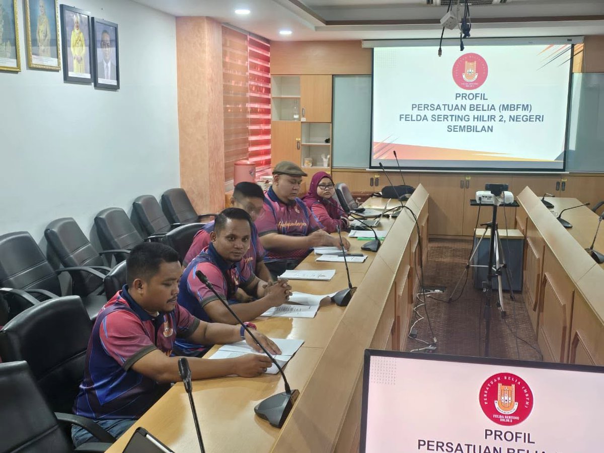 jbs_n9's tweet photo. SESI PITCHING PROGRAM AGROBELIA LESTARI PERINGKAT NEGERI SEMBILAN 2026
Paroi, 21 Mei 2026- Sesi Pitching Program Agrobelia Lestari Peringkat Negeri Sembilan Tahun 2026 telah berlangsung dengan jayanya bertempat di Bilik Mesyuarat, Aras 1, Jabatan Belia dan Sukan Negeri Sembilan. https://t.co/WM0RgCFi1k