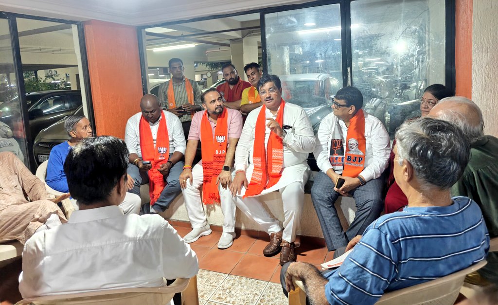 AmitThakerBJP's tweet photo. 🌳 હરિયાળી ગાંધીનગર લોકસભા, રળિયામણી વેજલપુર વિધાનસભા 🌳

જોધપુર વોર્ડની વિવિધ સોસાયટીઓ અને ટાવર્સના રહીશો સાથે આપણા ગાંધીનગર લોકસભાના લોકપ્રિય સાંસદ તથા કેન્દ્રીય ગૃહ અને સહકાર મંત્રી શ્રી @AmitShah સાહેબ ના માર્ગદર્શન હેઠળ પર્યાવરણ સંરક્ષણ માટે પ્રેરિત કરી સામૂહિક વૃક્ષારોપણ માટે સૌને રજીસ્ટ્રેશન કરાવ્યા.

🔗આપ સૌને પણ આજે જ આ લિંક પર આપનું રજિસ્ટ્રેશન પૂર્ણ કરો અને કરવો.: https://t.co/AOYrZ5bJTt

 #EkPedMaaKeNaam #TreePlantation #TreePlanting #Tree