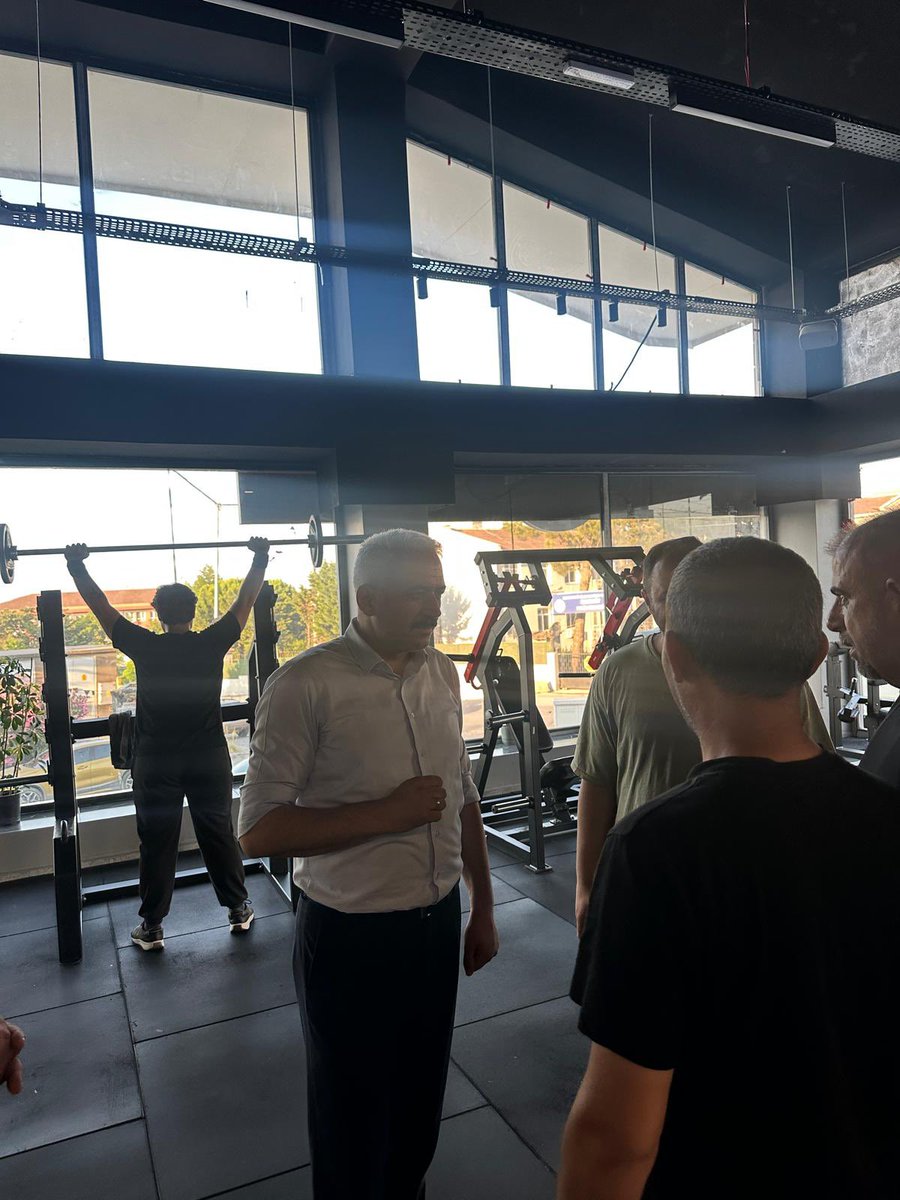 mhparnavutkoy's tweet photo. İlçe Başkanımız Sn. Cihan Barut @CihanBARUTCCC ve yönetim kurulu üyelerimiz, Arnavutköy/Hadımköy’deki Koç GYM  Spor Salonu İşletmecisi Çağrı Çolak’a ziyarette bulunup istişarelerde bulundu.
@_MHPistanbul_ @rahmancanmhp @CamurMehmet123 https://t.co/wHrj57UK2p
