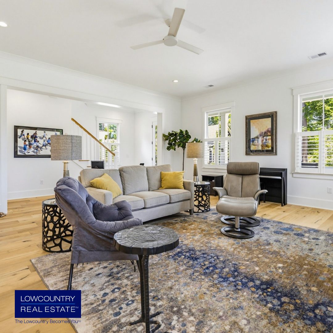 lowco820's tweet photo. ✨ JUST LISTED ✨

🏡 30 Patina Drive | Beaufort, SC
Crafted in 2021 by Artisan Custom Homes and still in like-new condition — this gorgeous 3-bed, 2.5-bath home in the heart of Celadon is the one you've been waiting for.
Listed with Lloyd Williams https://t.co/UHrsyslY4L