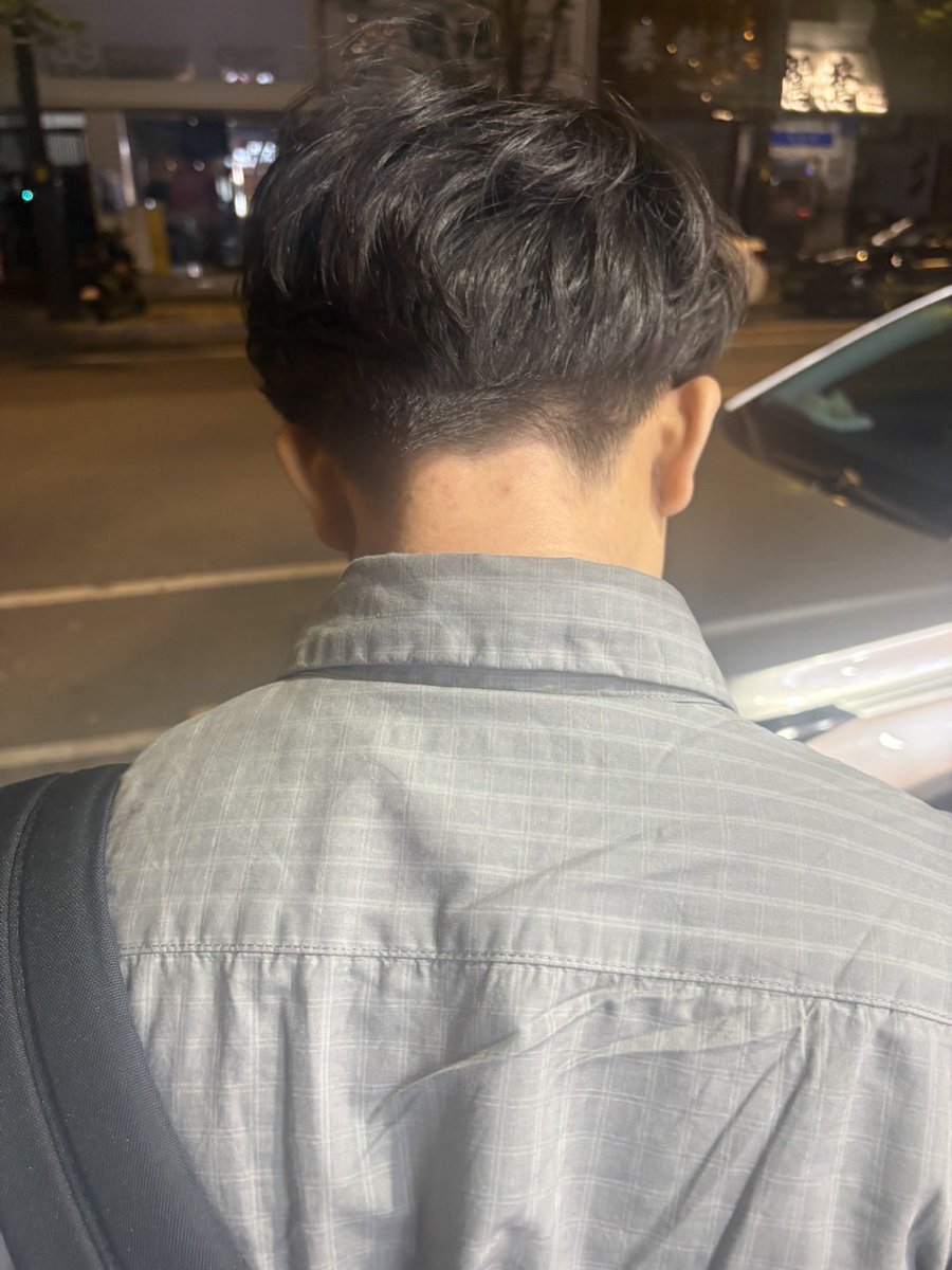 moppp_pp's tweet photo. カッサマッサージしてもらったら首もと赤くなりすぎてFin🔚
🇨🇳で久しぶりにちゃんと効果ありすぎて飛ぶ‼️ https://t.co/FdsfJ6bATB