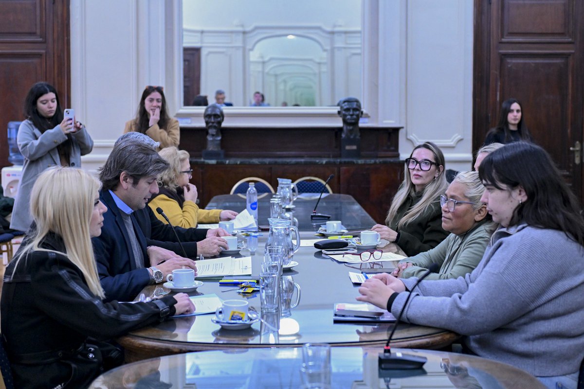 lejandrogrillo's tweet photo. Un nuevo encuentro de la Comisión de Ambiente.

Antes de tratar el temario, escuchamos a los vecinos para conocer más sobre las problemáticas a abordar. 

👇🏽
https://t.co/I3xGZU6Kmk https://t.co/xj89g9JGHj