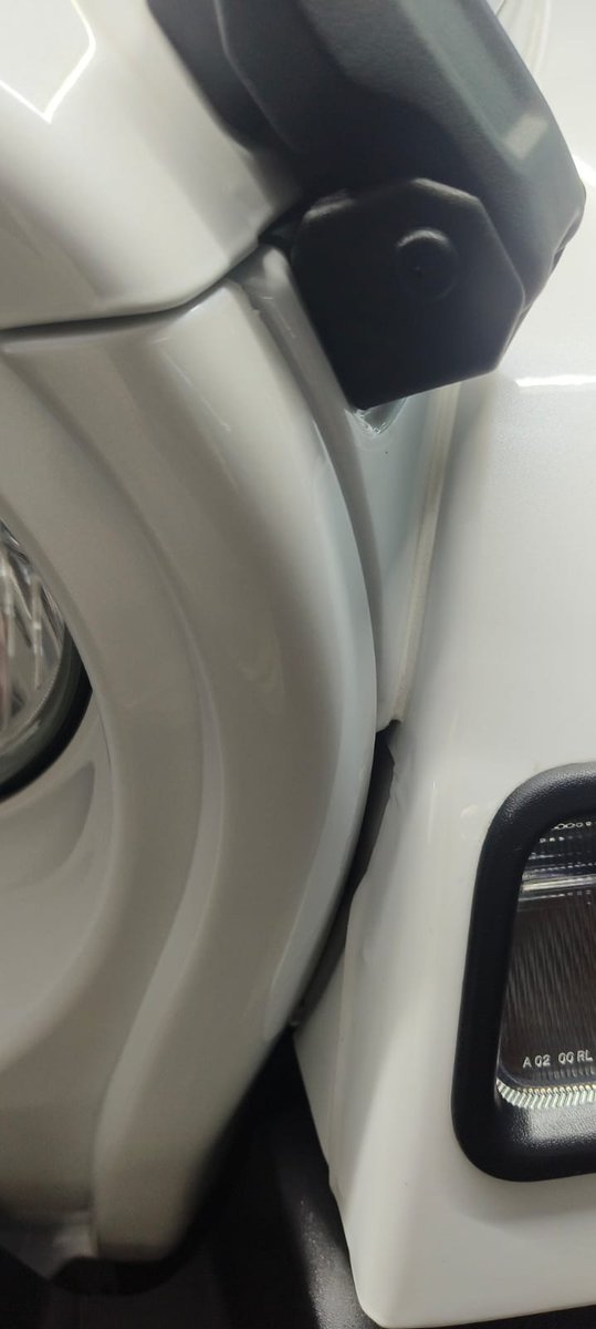 anoopash's tweet photo. @anandmahindra @Mahindra_Thar @18002096006 @Mahindra_Auto 
Hi, 

We took delivery of our new White Thar yesterday from SS Mahindra Trivandrum. Upon close inspection, we found out the front Grill and bumper have been repainted. Nothing was informed to us. We feel cheated. https://t.co/kno89IGyH4